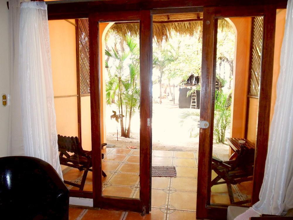 La Palapa Guest House Tamarindo Exterior photo